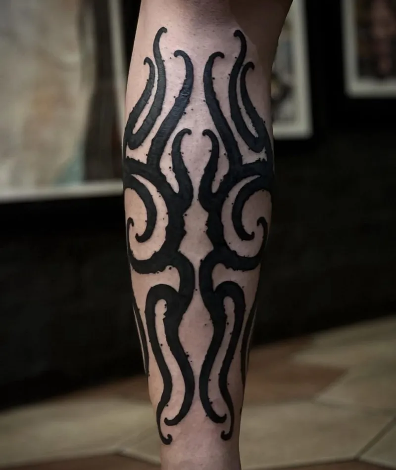 Blackwork tattoo portfolio piece 1 at Studio One Tattoo Bangkok