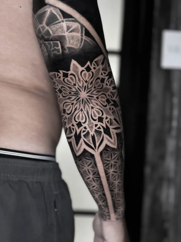 Geometric tattoo portfolio piece 11 at Studio One Tattoo Bangkok