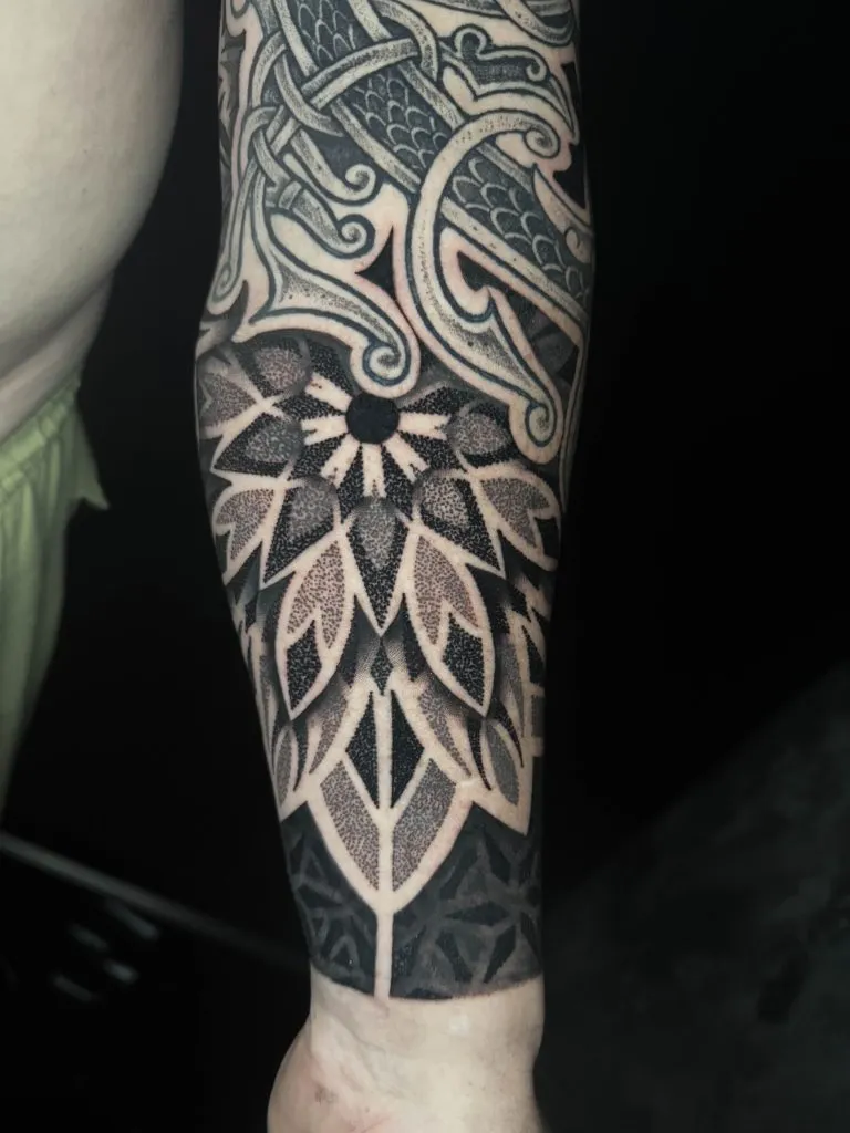 Geometric tattoo portfolio piece 7 at Studio One Tattoo Bangkok