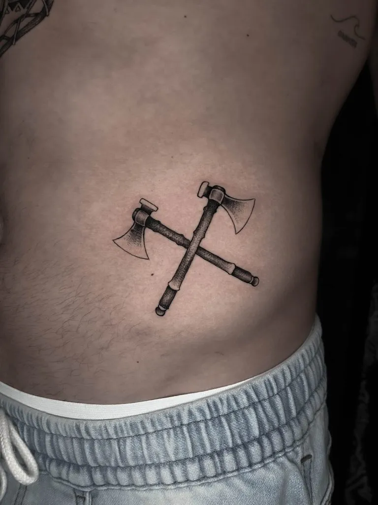 Minimal Fineline tattoo portfolio piece 103 at Studio One Tattoo Bangkok