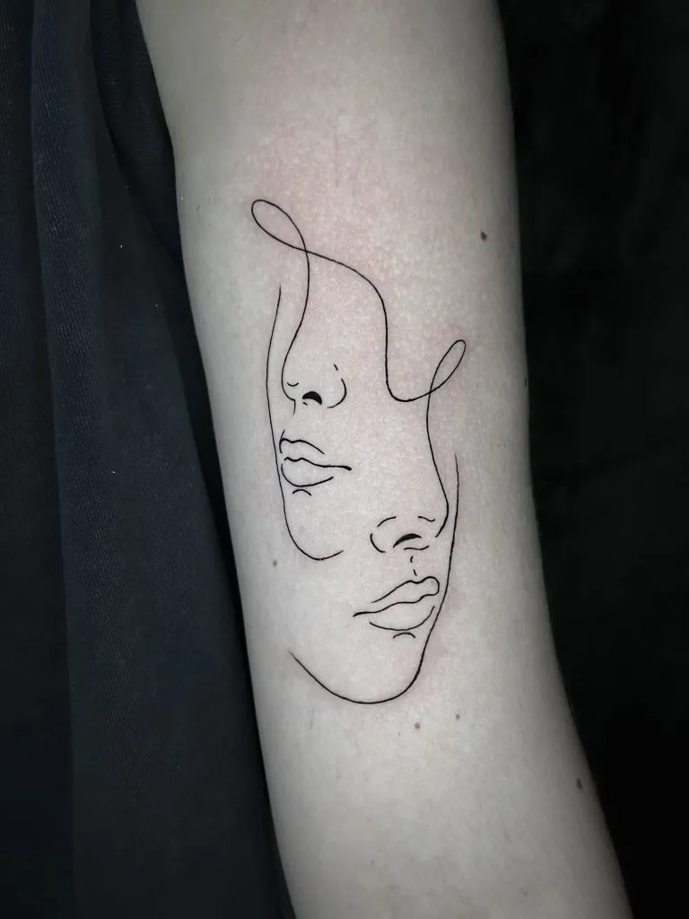 Minimal Fineline tattoo portfolio piece 105 at Studio One Tattoo Bangkok