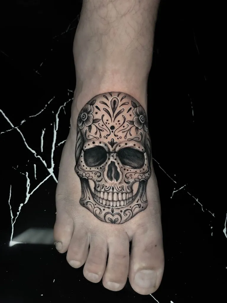 Minimal Fineline tattoo portfolio piece 112 at Studio One Tattoo Bangkok