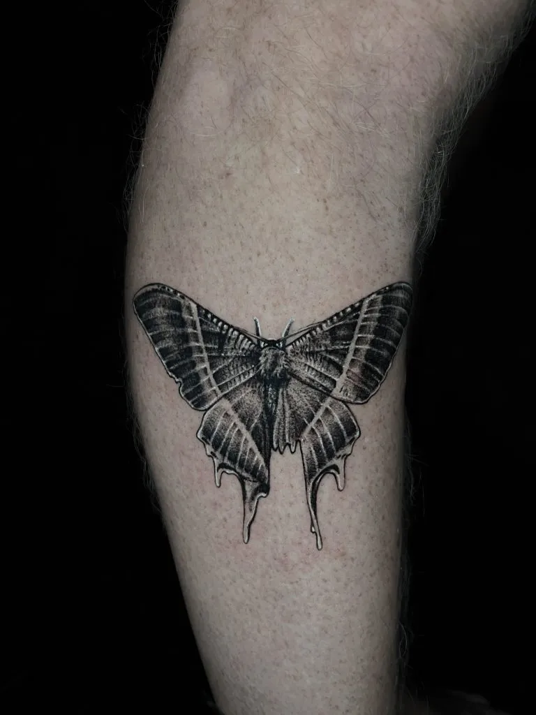 Minimal Fineline tattoo portfolio piece 113 at Studio One Tattoo Bangkok