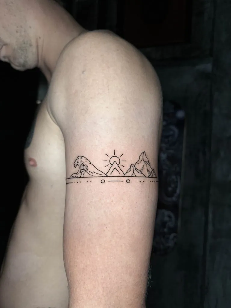 Minimal Fineline tattoo portfolio piece 116 at Studio One Tattoo Bangkok