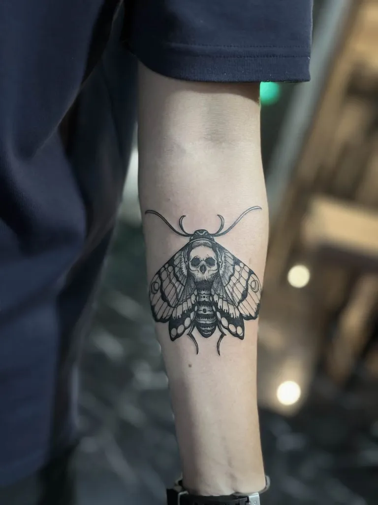 Minimal Fineline tattoo portfolio piece 124 at Studio One Tattoo Bangkok