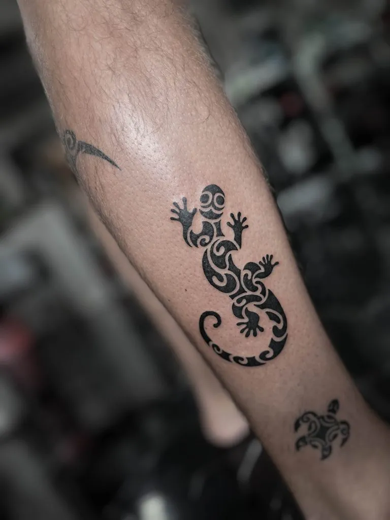 Minimal Fineline tattoo portfolio piece 125 at Studio One Tattoo Bangkok