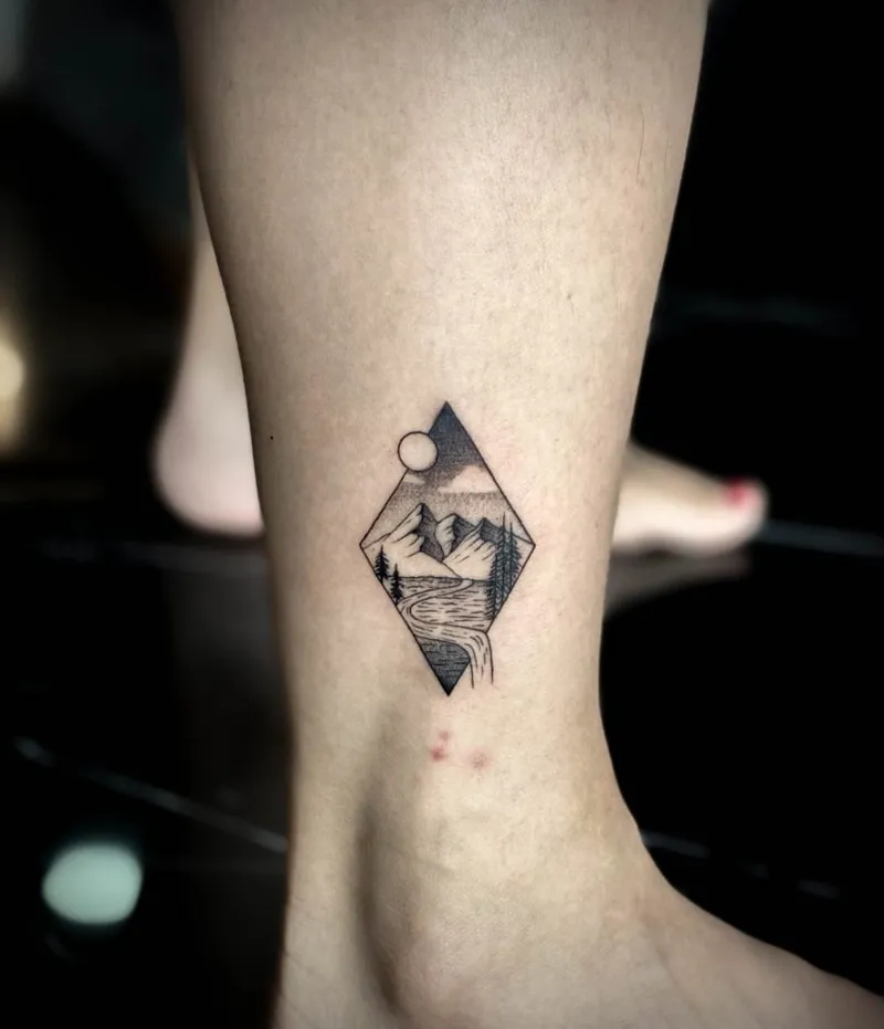 Minimal Fineline tattoo portfolio piece 126 at Studio One Tattoo Bangkok