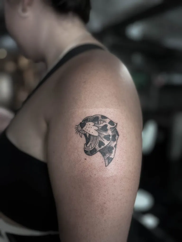 Minimal Fineline tattoo portfolio piece 146 at Studio One Tattoo Bangkok