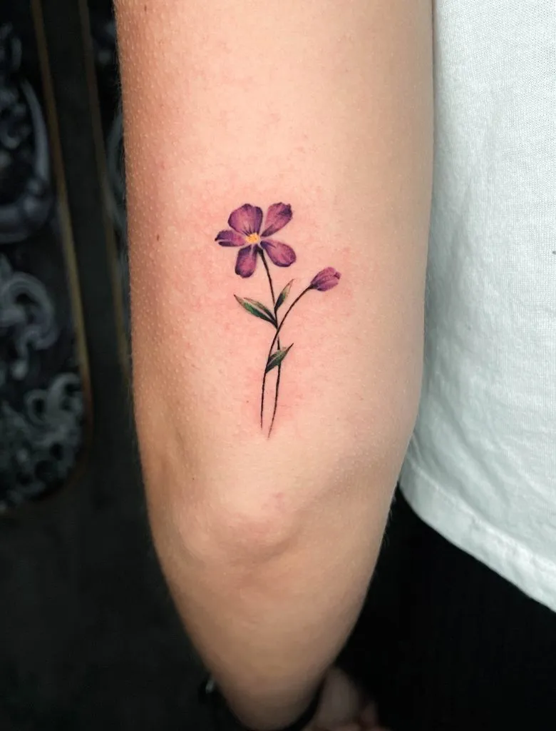 Minimal Fineline tattoo portfolio piece 158 at Studio One Tattoo Bangkok
