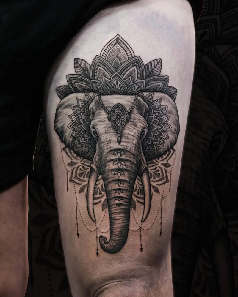 Minimal Fineline tattoo portfolio piece 16 at Studio One Tattoo Bangkok