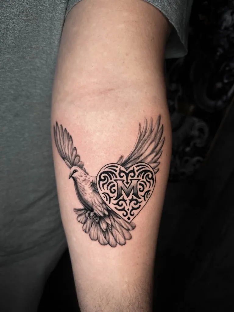 Minimal Fineline tattoo portfolio piece 160 at Studio One Tattoo Bangkok