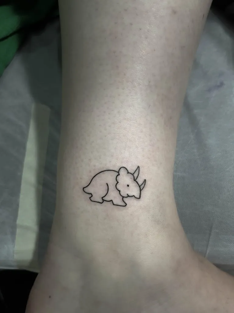 Minimal Fineline tattoo portfolio piece 169 at Studio One Tattoo Bangkok