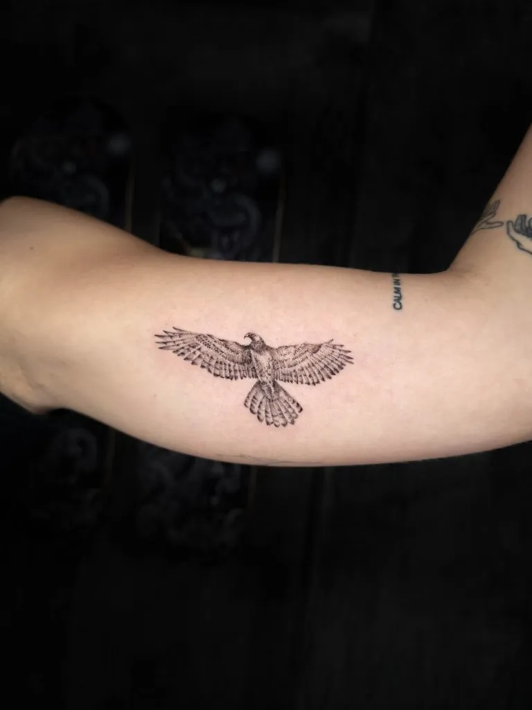 Minimal Fineline tattoo portfolio piece 171 at Studio One Tattoo Bangkok
