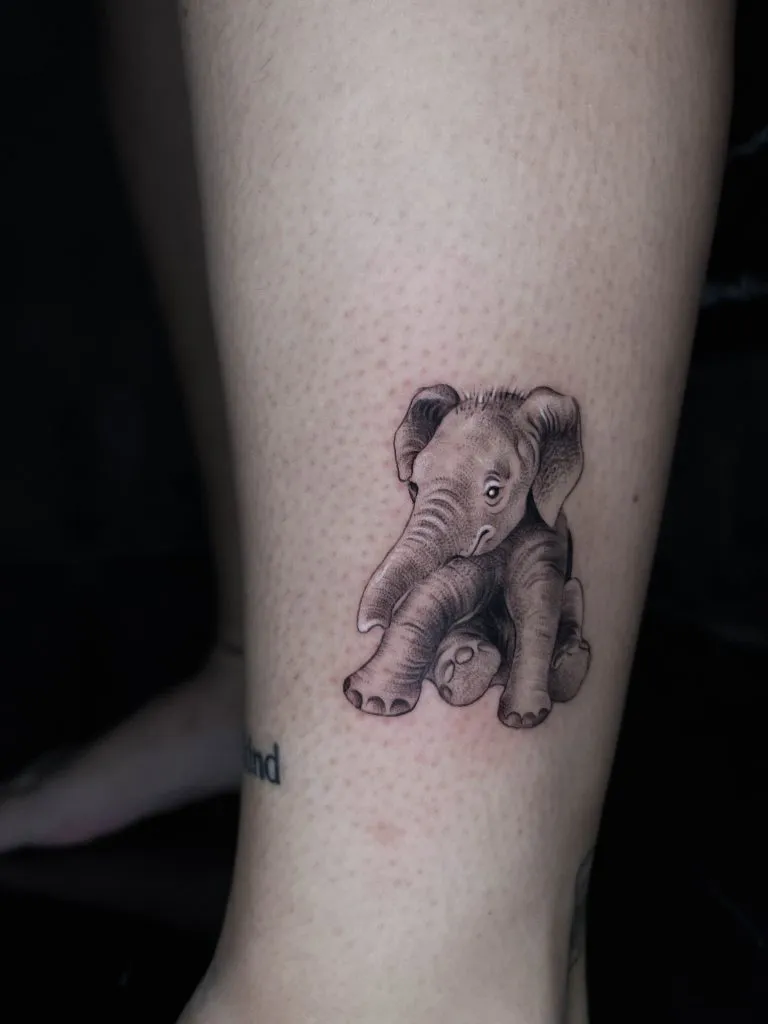 Minimal Fineline tattoo portfolio piece 179 at Studio One Tattoo Bangkok