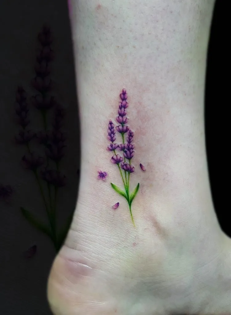 Minimal Fineline tattoo portfolio piece 18 at Studio One Tattoo Bangkok