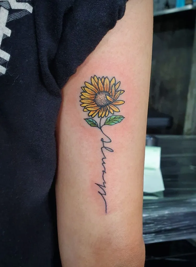 Minimal Fineline tattoo portfolio piece 184 at Studio One Tattoo Bangkok