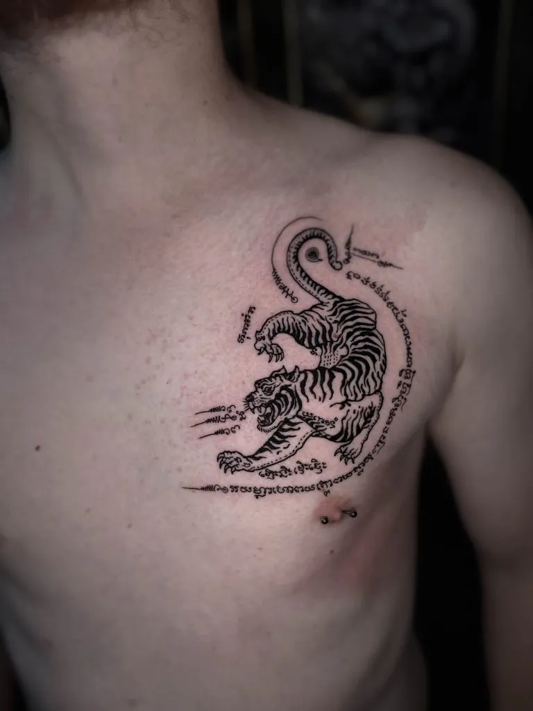 Minimal Fineline tattoo portfolio piece 188 at Studio One Tattoo Bangkok