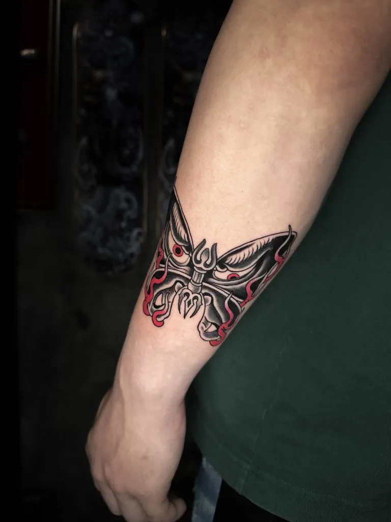 Minimal Fineline tattoo portfolio piece 196 at Studio One Tattoo Bangkok