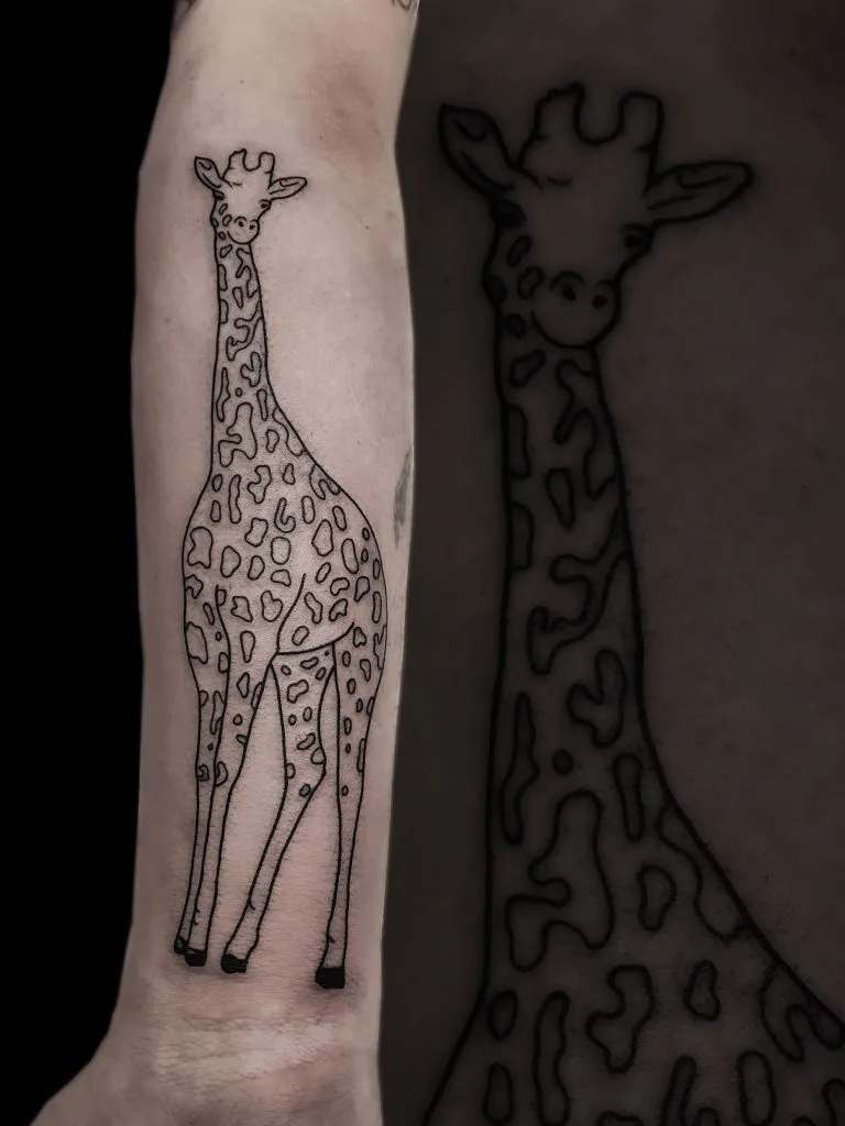 Minimal Fineline tattoo portfolio piece 32 at Studio One Tattoo Bangkok