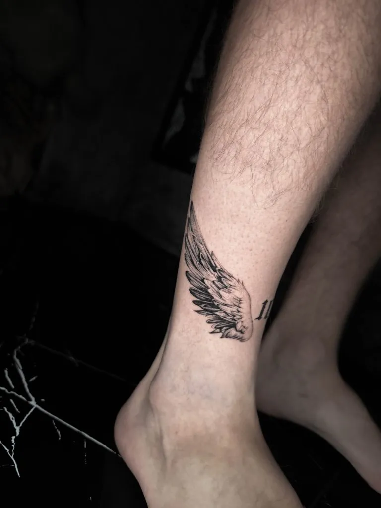 Minimal Fineline tattoo portfolio piece 4 at Studio One Tattoo Bangkok