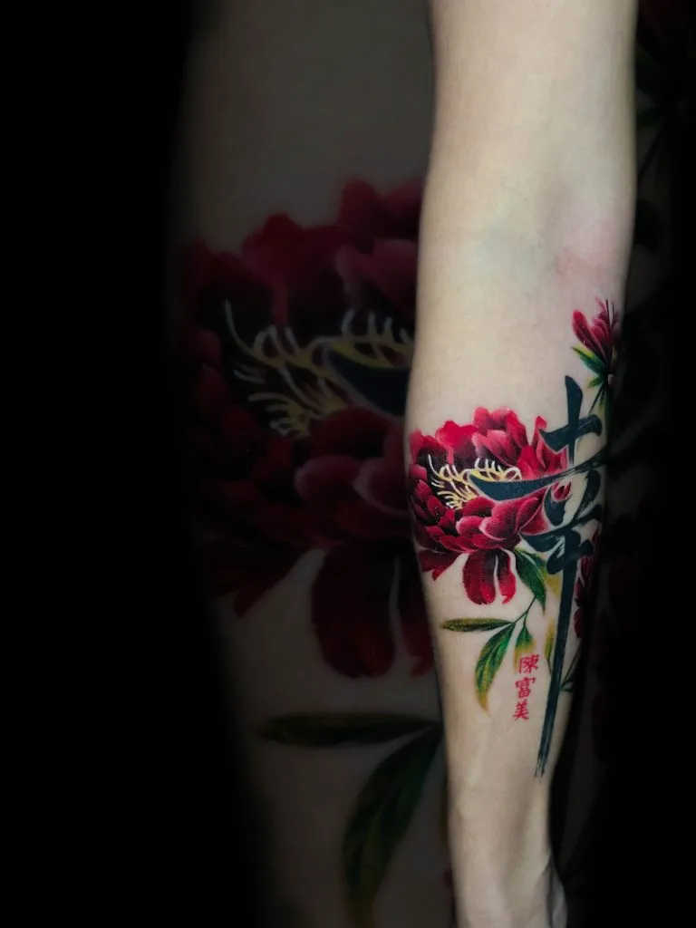 Minimal Fineline tattoo portfolio piece 41 at Studio One Tattoo Bangkok