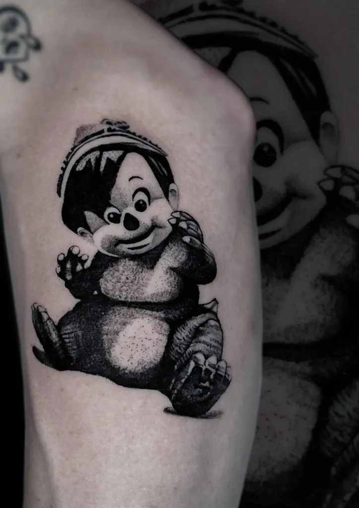 Minimal Fineline tattoo portfolio piece 44 at Studio One Tattoo Bangkok