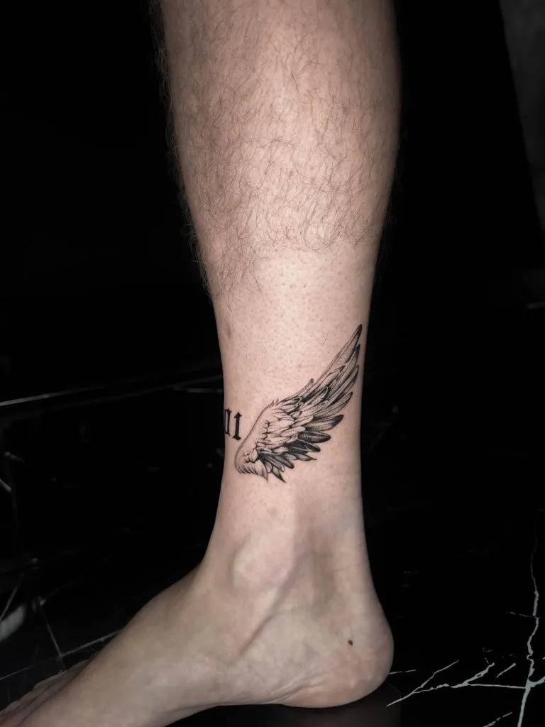 Minimal Fineline tattoo portfolio piece 5 at Studio One Tattoo Bangkok