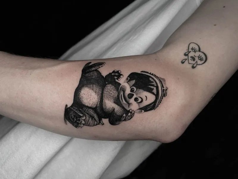 Minimal Fineline tattoo portfolio piece 69 at Studio One Tattoo Bangkok