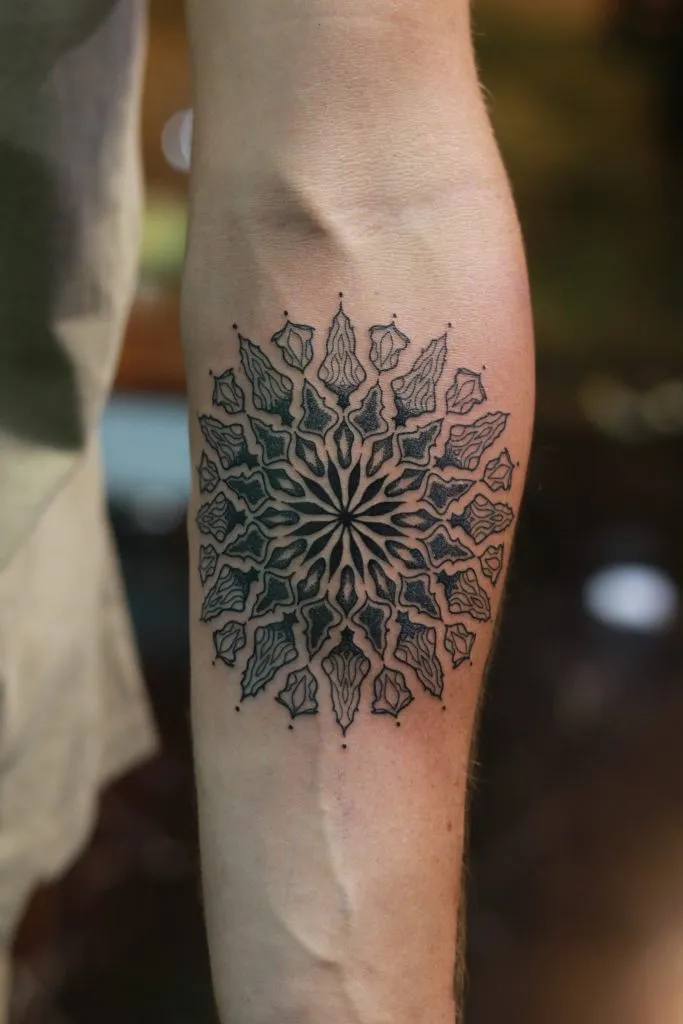 Minimal Fineline tattoo portfolio piece 72 at Studio One Tattoo Bangkok