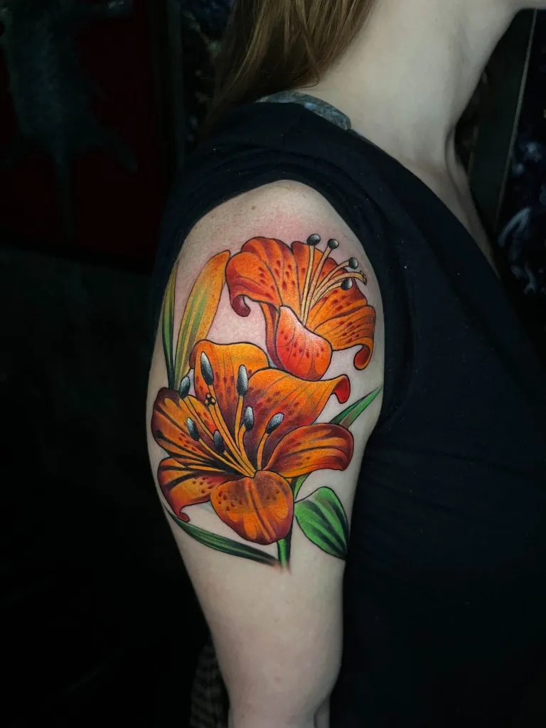 Minimal Fineline tattoo portfolio piece 92 at Studio One Tattoo Bangkok
